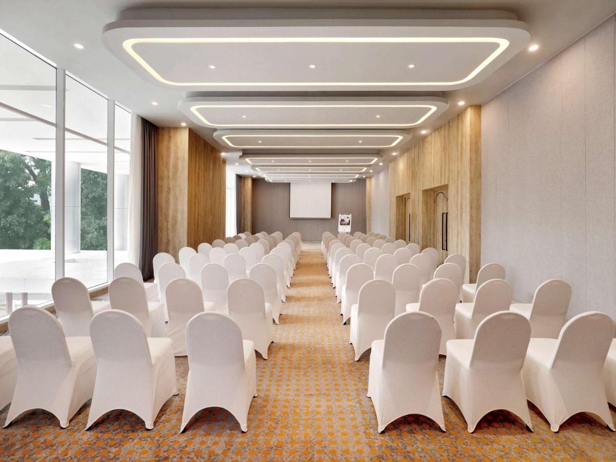 Отель Ibis Styles Bogor Pajajaran Экстерьер фото