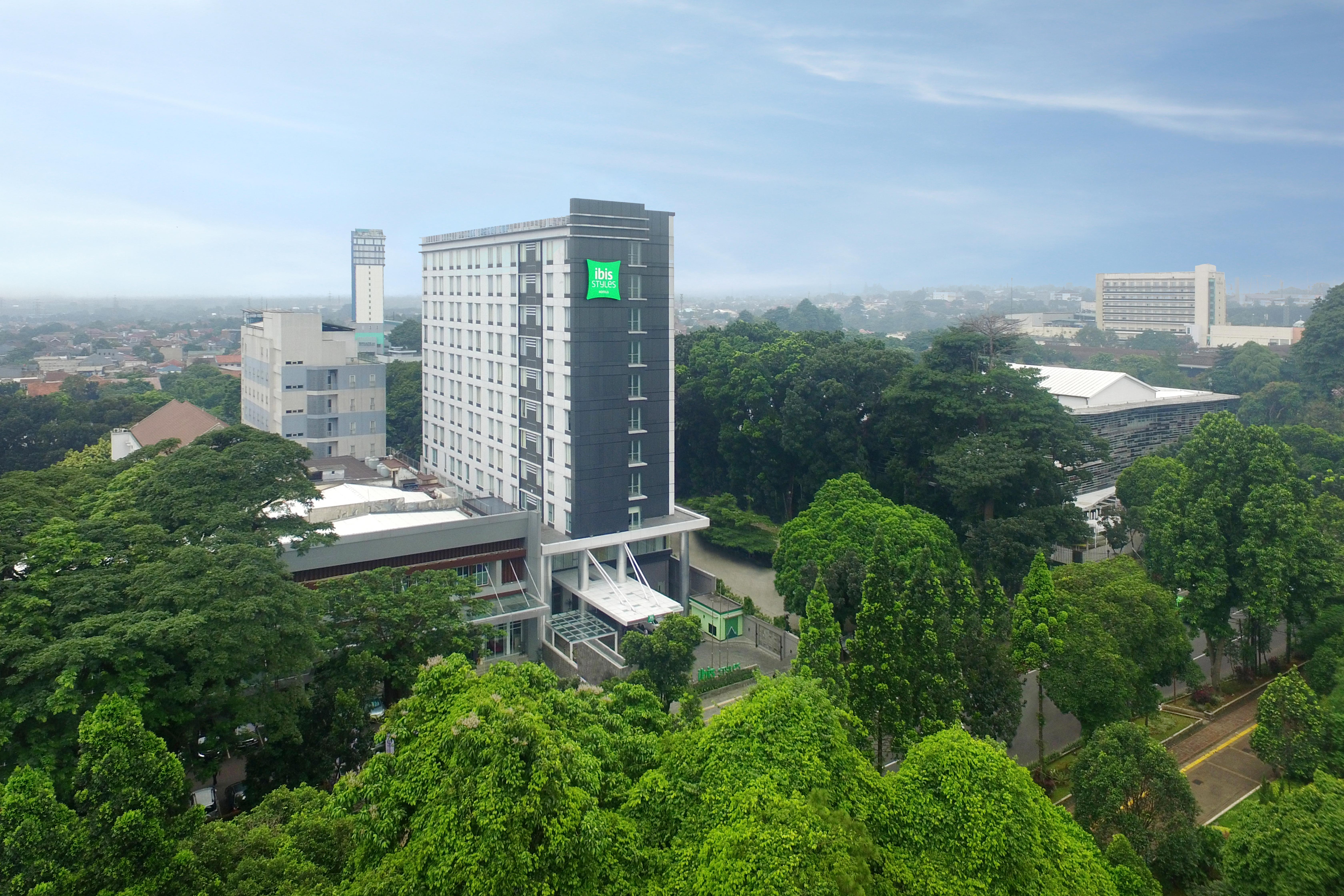 Отель Ibis Styles Bogor Pajajaran Экстерьер фото